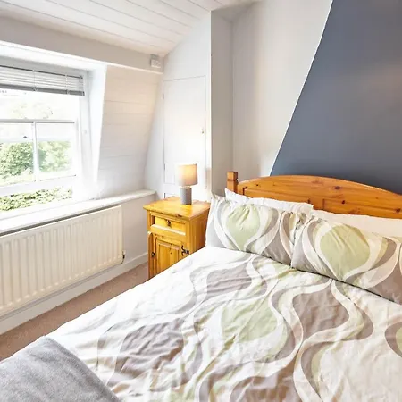 Host & - Leesholme Loft
